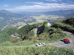 俵山岭破火山口地质景点